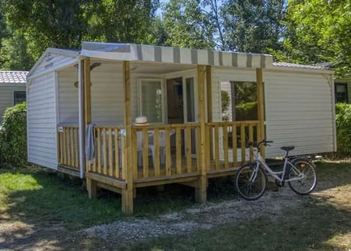 Camping Mobil 6 Personnes Avec Accès Handicapé - Api-1-52-1018 *